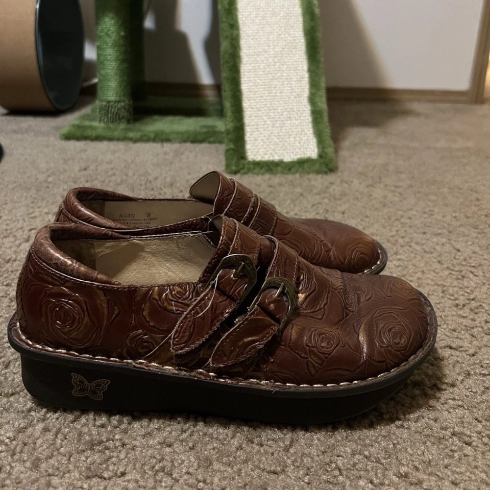 Men's Brown Leather Shoes